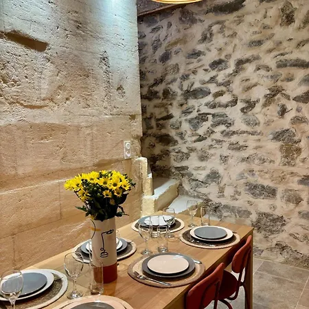 Holiday home Jolie Maison En Centre Avec Climatisation Grand Lit Double Arles