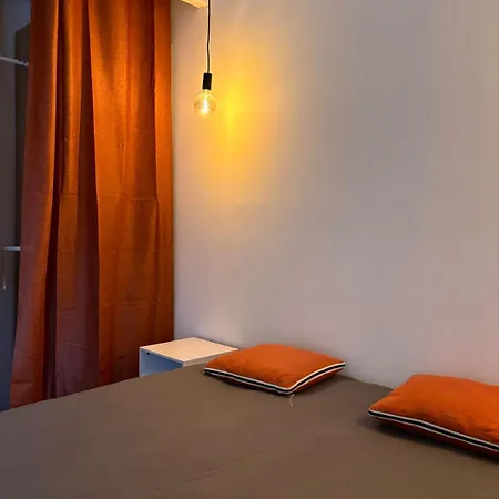 Holiday home Jolie Maison En Centre Avec Climatisation Grand Lit Double Arles