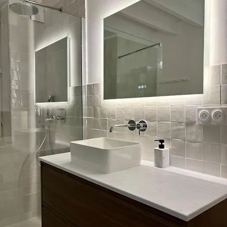 Jolie Maison En Centre Avec Climatisation Grand Lit Double Holiday home *